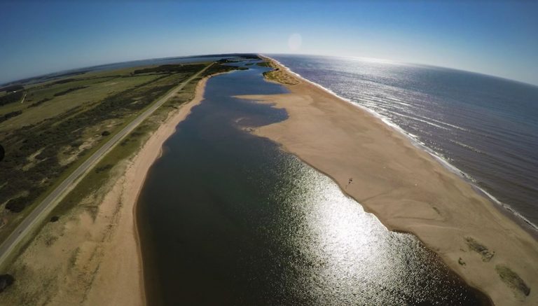 Habilitan dos zonas para el kitesurf en Laguna Garzón