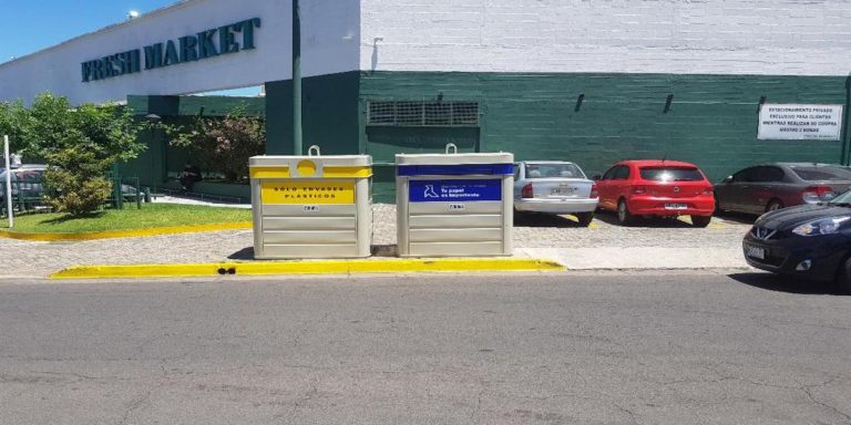 Intendencia distribuye 120 contenedores reciclables