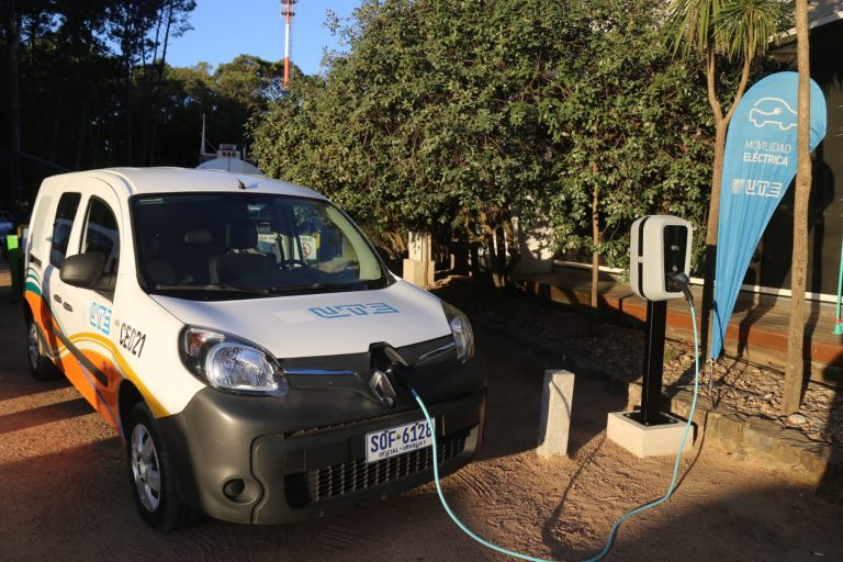 Nuevos puntos de carga para vehiculos electricos