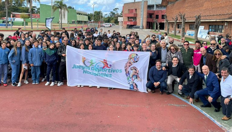 El voleibol y handball de campues tuvieron accion