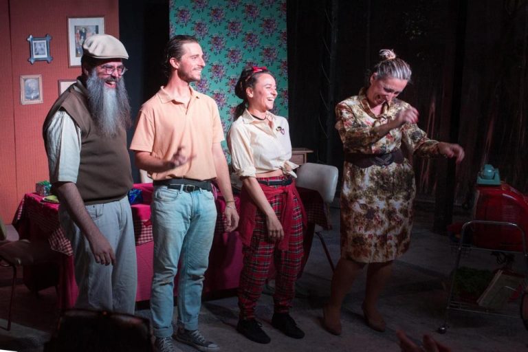 Inicio de centro teatral en Maldonado