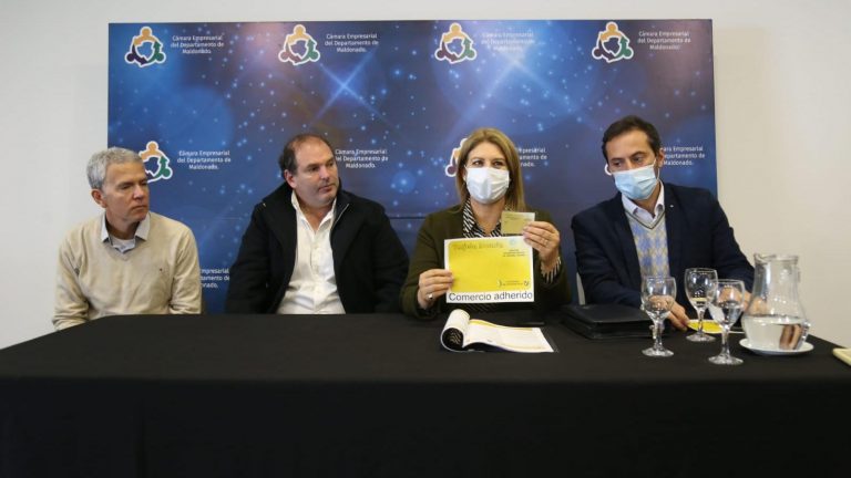 Más de 800 adultos mayores ya cuentan con la Tarjeta Dorada